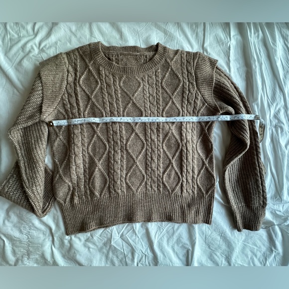 Light, soft, slightly cropped - Picture 6 of 10